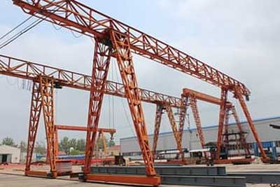 Single girder truss gantry crane for steel beam handling 