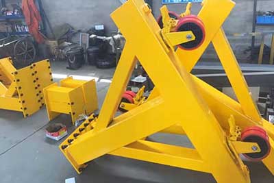 Castors of small mobile gantry crane 