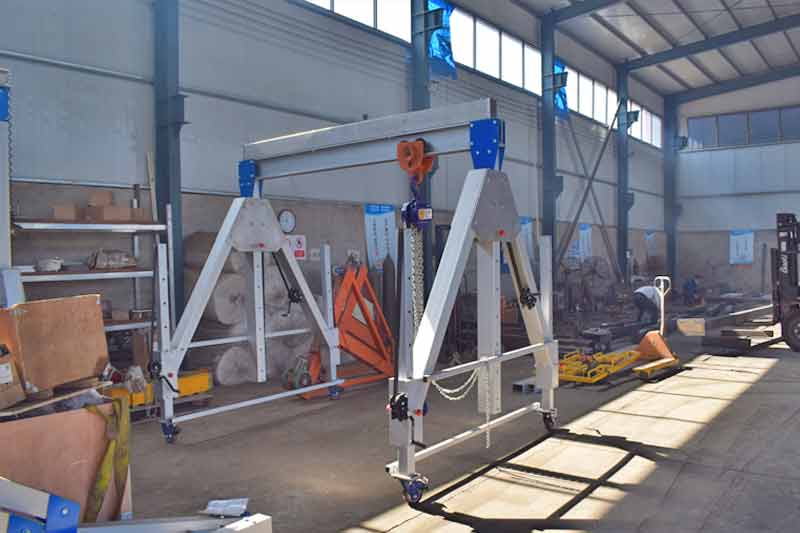 1 ton adjustable aluminum gantry crane for sale 