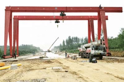 Single cantilever single girder gantry crane