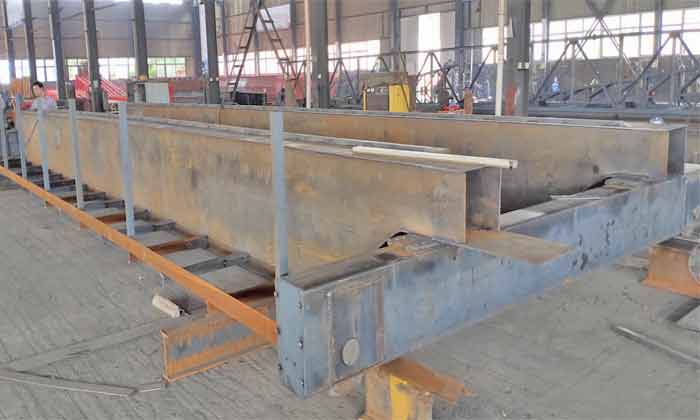 20 ton / 5 ton overhead crane main girder underconstruction