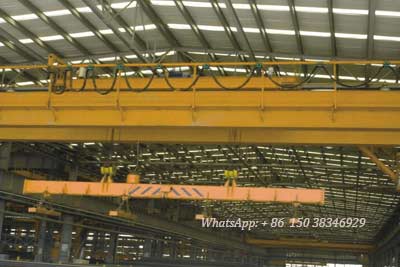 Steel plate handling crane 