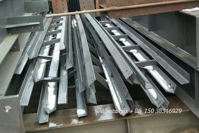 Brackets between collomns  of 5 ton overhead crane equipment for sale Brunei