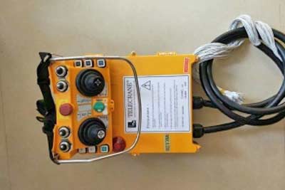    Suitable for cranes with heavy load Wireless radio frequency control