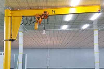 Low headroom jib crane with electric chain hoist 