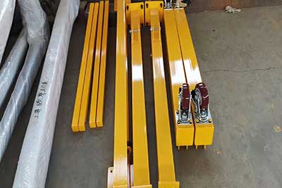 1 ton gantry crane with roller travelling design for sale Pakistan 