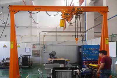 Fixed height gantry with electric chain hoist 