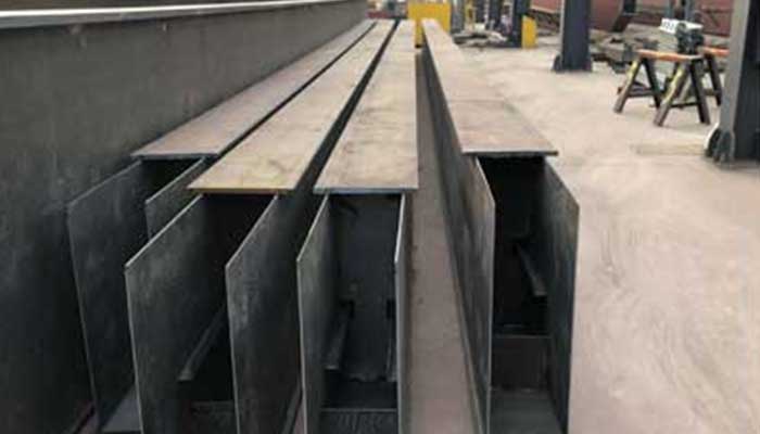 Box girder production of the single girder overhead crane for UAE