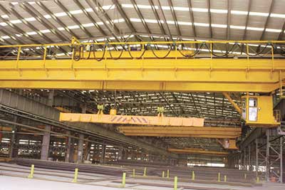 Electromagnetic overhead rail crane 