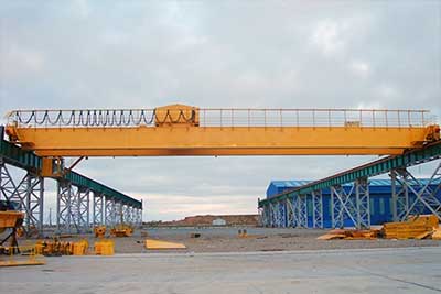 outdoor overhead rail crane 