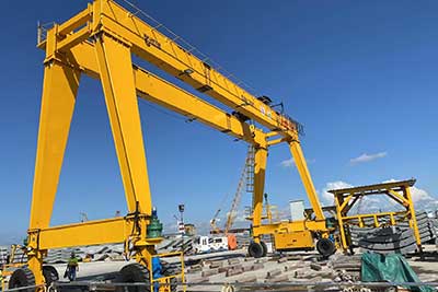 Rubber tyred gantry crane