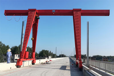 rubber typred gantry crane with economical electric wire rope hoist 