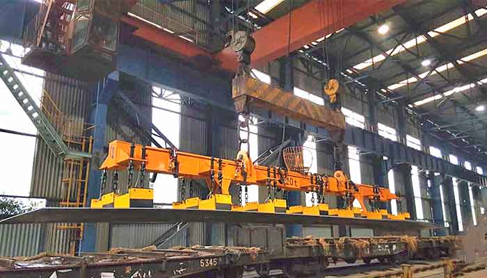  overhead crane with plate maget for steel plate handling 