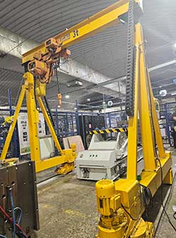 Electric travelling portable gantry crane 