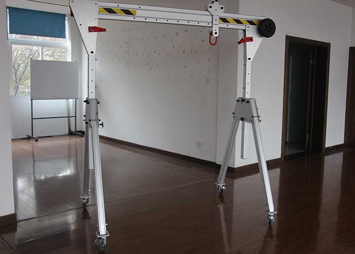 Foldable aluminum gantry crane 