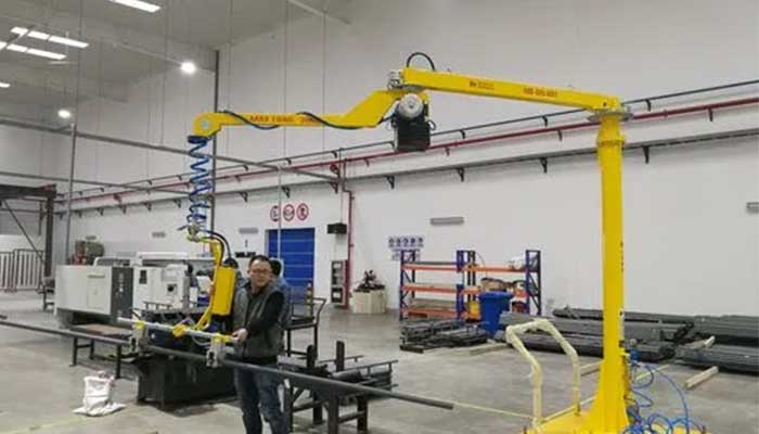 Articulating portable jib cranes, 