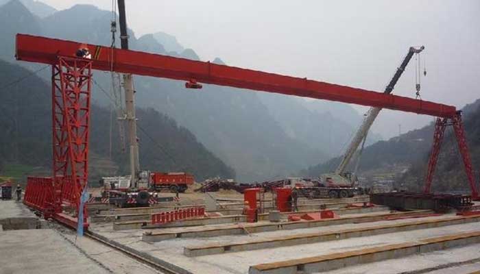 Cement plant gantry crane