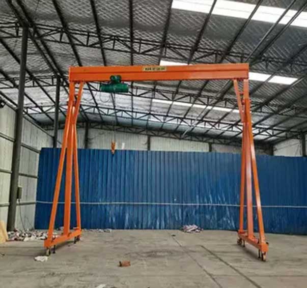 Rolling gantry crane with electric wire rope hoist 