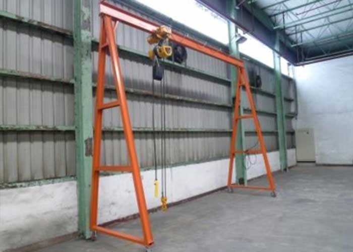 Fixed height light gantry crane