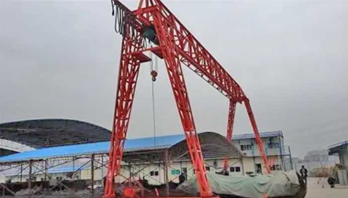 truss gantry crane on tracks for outdoor use