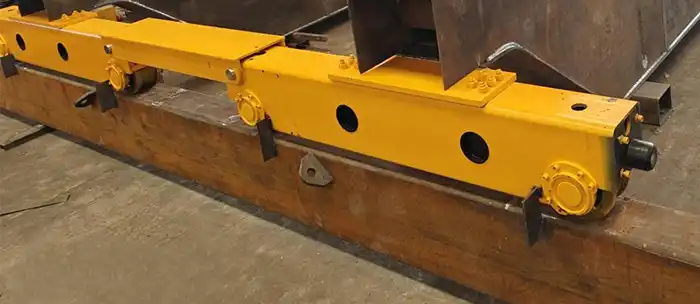  End carriage of the overhead bridge crane 