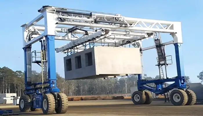 straddle carrier lifter for construction modular handling 