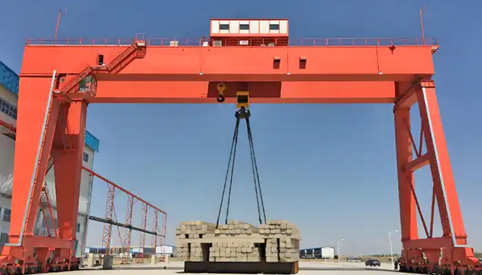 Gantry crane for billet handling 